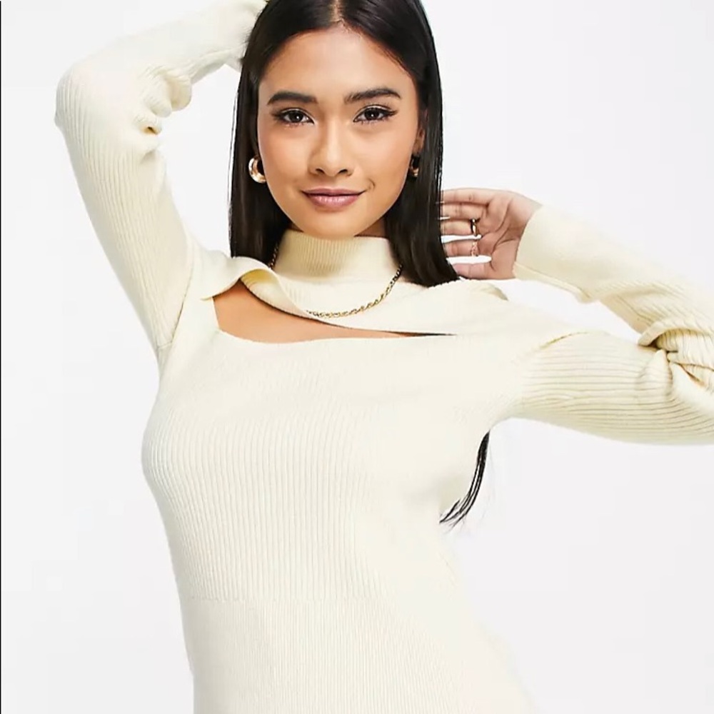 White Lulus sweater